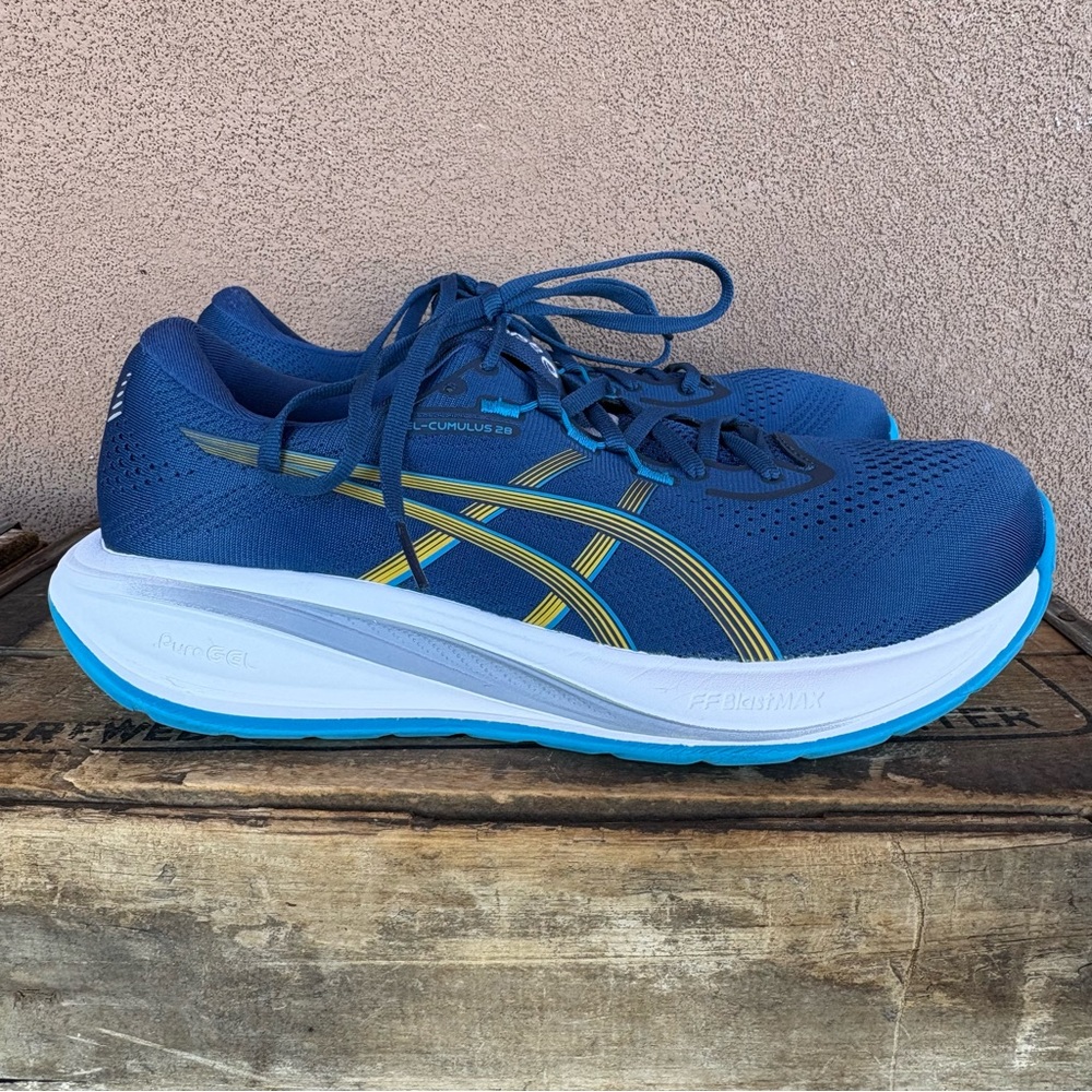 Asics Gel-Cumulus 28 Men’s Running Shoe - Picture 2 of 10